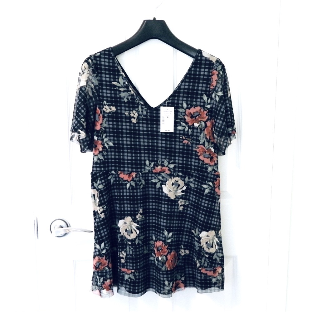 2/$15 Ricki’s Flutter Sleeve Tunic Size M NWT